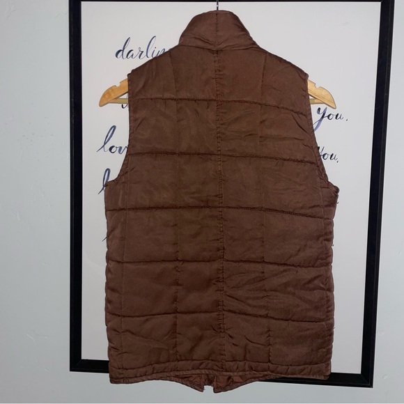 Thread & Supply Kensington Vest - Picture 9 of 12